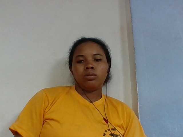 Juliah1a live cam on BongaCams