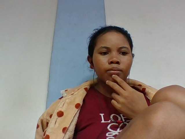 Juliah1a live cam on BongaCams