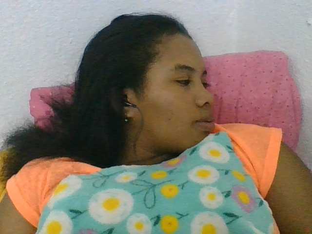 Juliah1a live cam on BongaCams