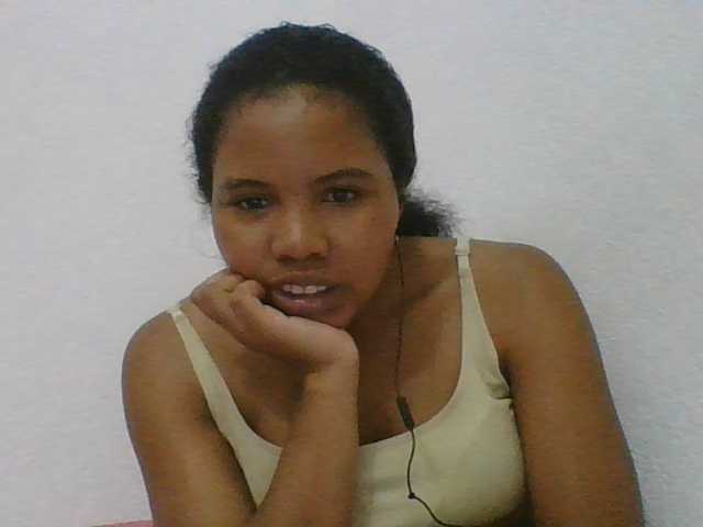 Juliah1a live cam on BongaCams