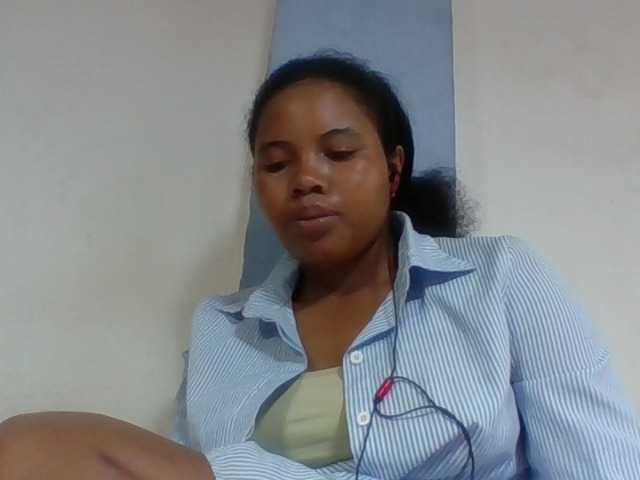 Juliah1a live cam on BongaCams