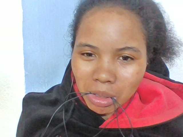 Juliah1a live cam on BongaCams