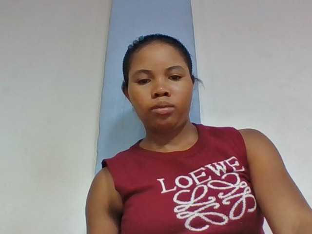 Juliah1a live cam on BongaCams