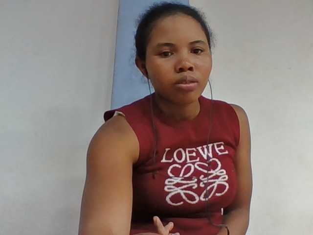 Juliah1a live cam on BongaCams