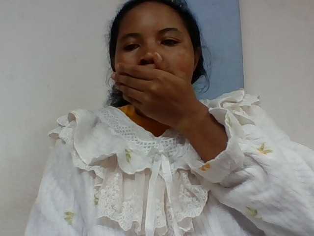 Juliah1a live cam on BongaCams