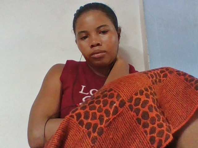 Juliah1a live cam on BongaCams