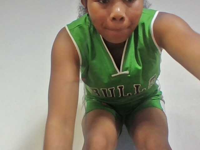 Juliah1a live cam on BongaCams