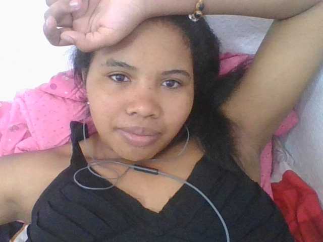 Juliah1a live cam on BongaCams