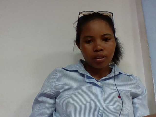 Juliah1a live cam on BongaCams