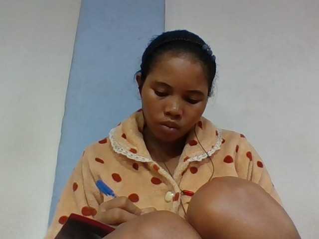 Juliah1a live cam on BongaCams