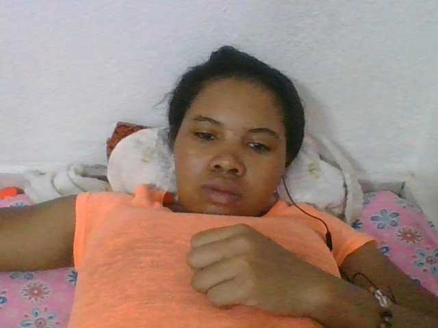 Juliah1a live cam on BongaCams