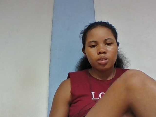 Juliah1a live cam on BongaCams