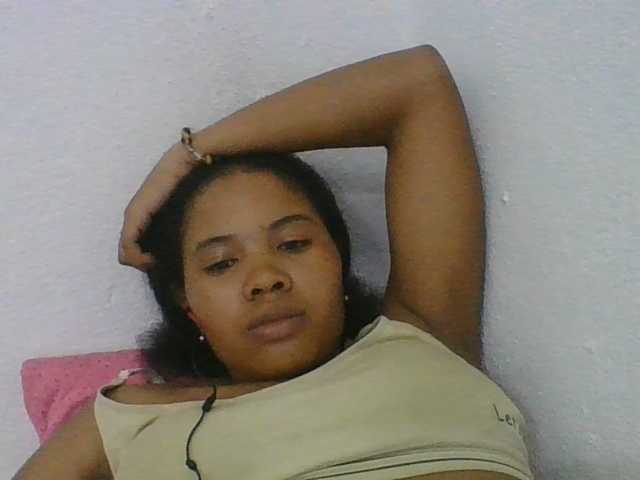 Juliah1a live cam on BongaCams