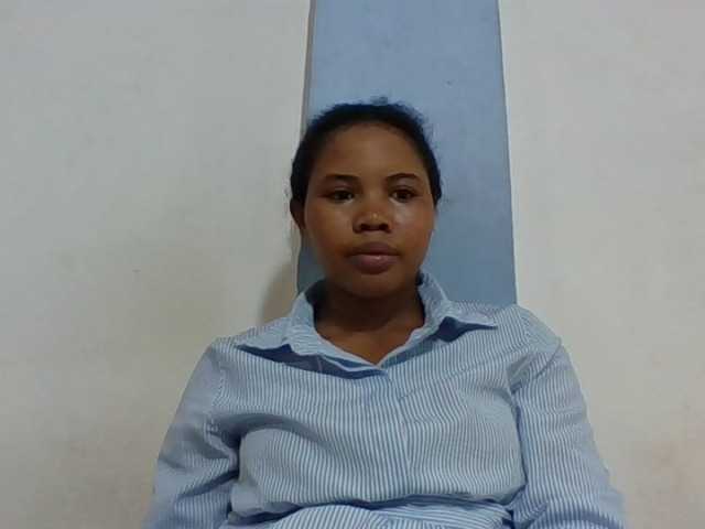 Juliah1a live cam on BongaCams