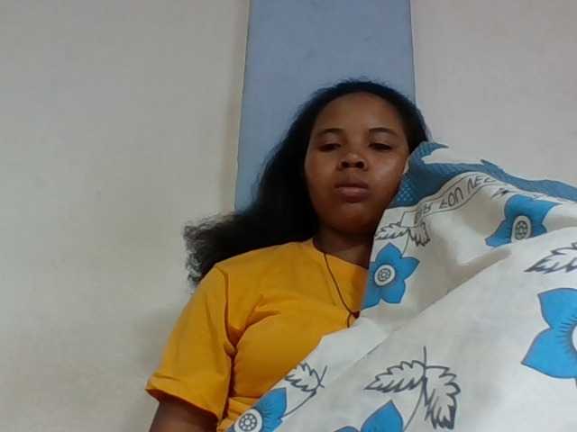 Juliah1a live cam on BongaCams