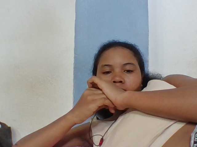 Juliah1a live cam on BongaCams