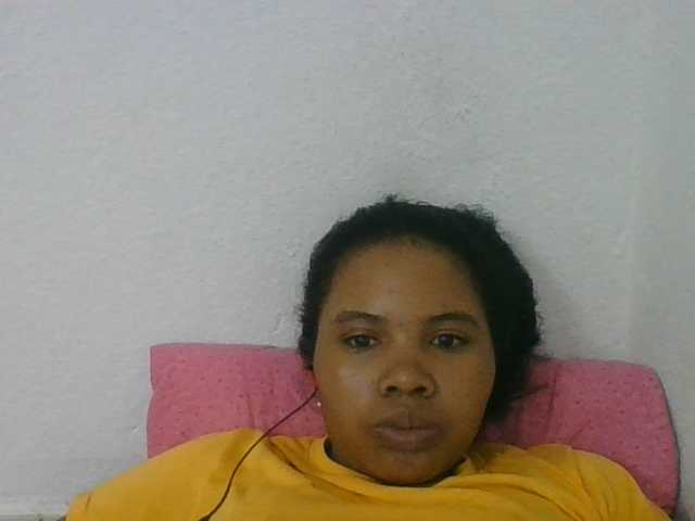 Juliah1a live cam on BongaCams