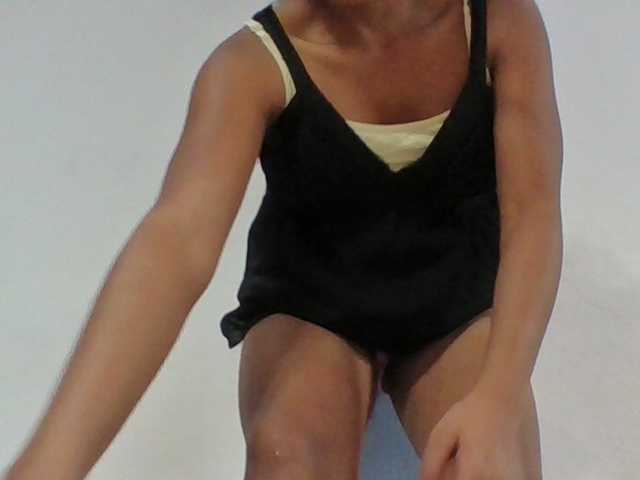 Juliah1a live cam on BongaCams