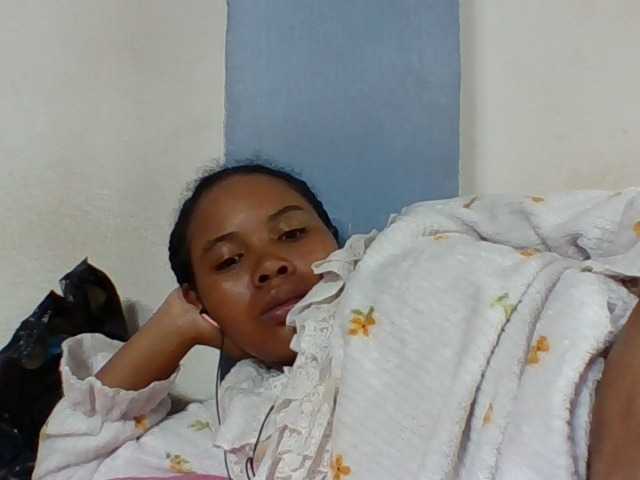Juliah1a live cam on BongaCams
