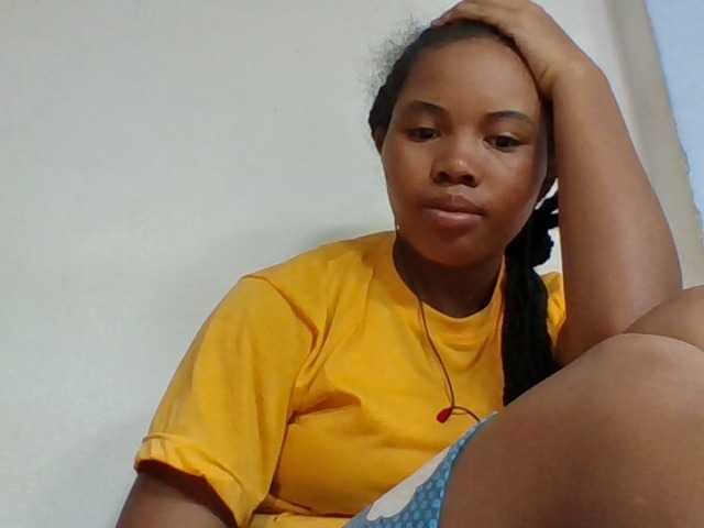 Juliah1a live cam on BongaCams