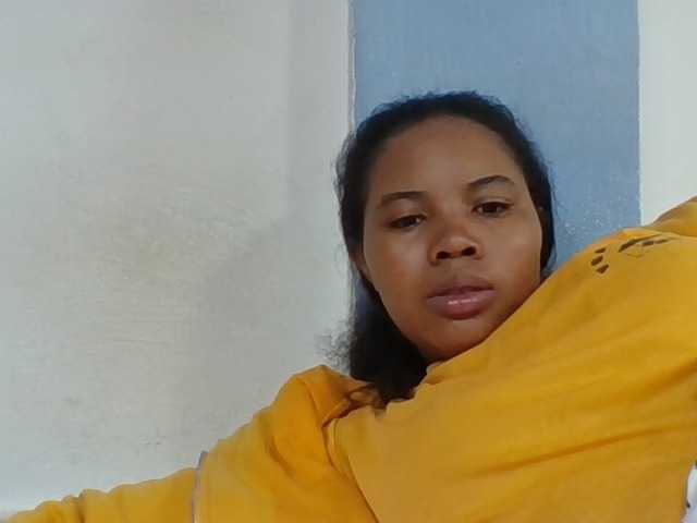 Juliah1a live cam on BongaCams