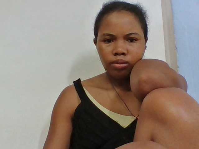 Juliah1a live cam on BongaCams