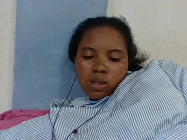 Juliah1a live cam on BongaCams