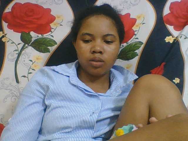 Juliah1a live cam on BongaCams