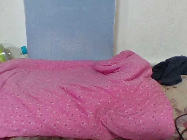 Juliah1a live cam on BongaCams
