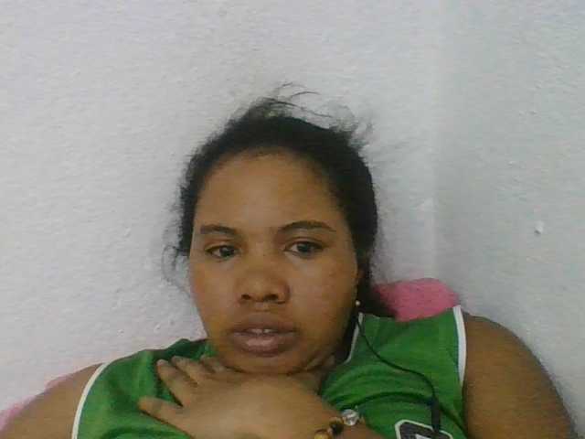 Juliah1a live cam on BongaCams