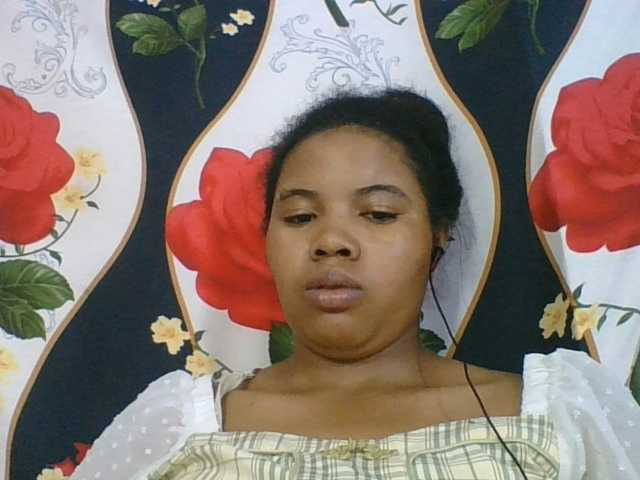 Juliah1a live cam on BongaCams