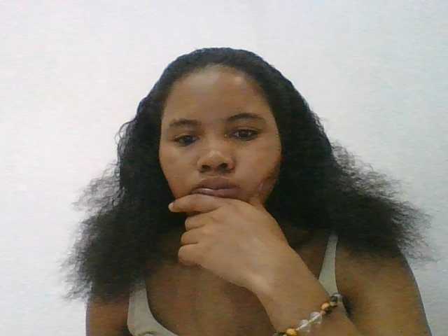 Juliah1a live cam on BongaCams