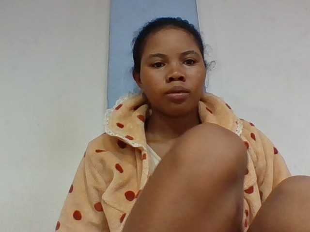 Juliah1a live cam on BongaCams
