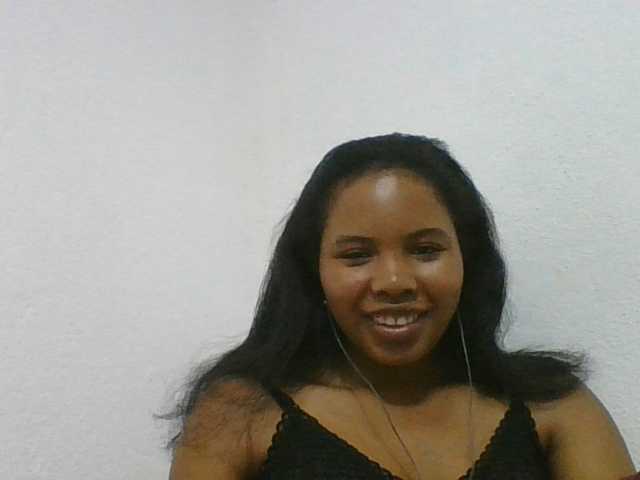 Juliah1a live cam on BongaCams