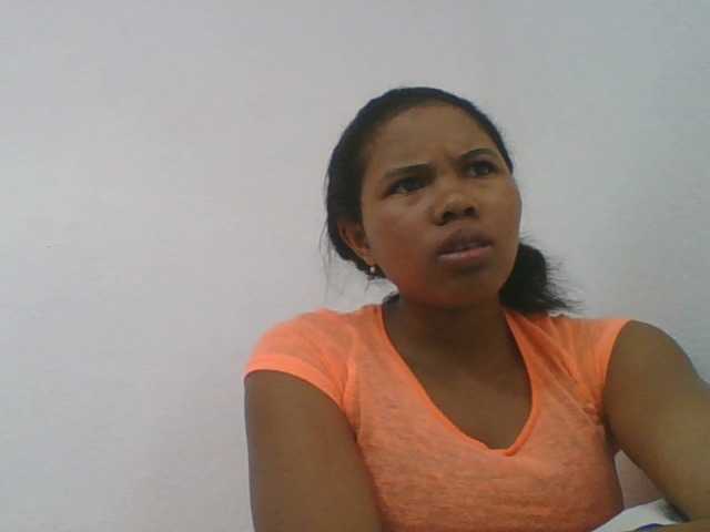 Juliah1a live cam on BongaCams