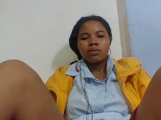Juliah1a live cam on BongaCams