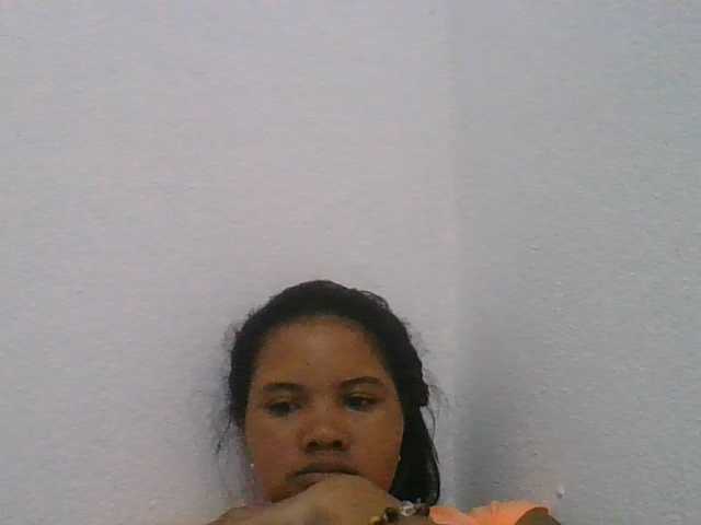 Juliah1a live cam on BongaCams