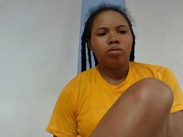 Juliah1a live cam on BongaCams