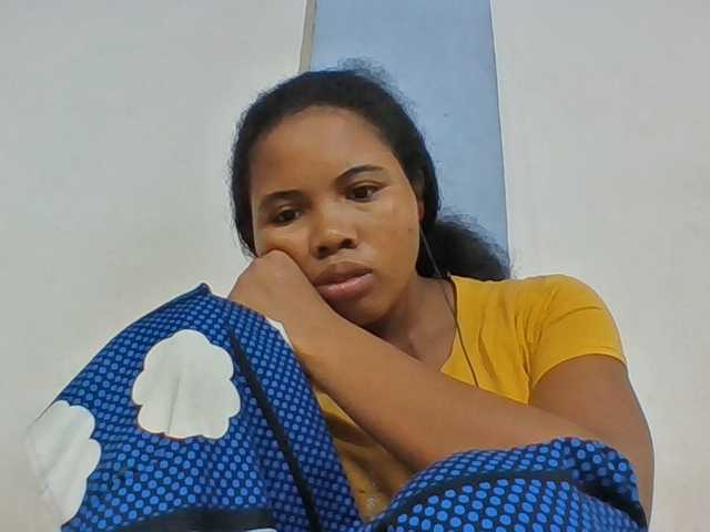 Juliah1a live cam on BongaCams