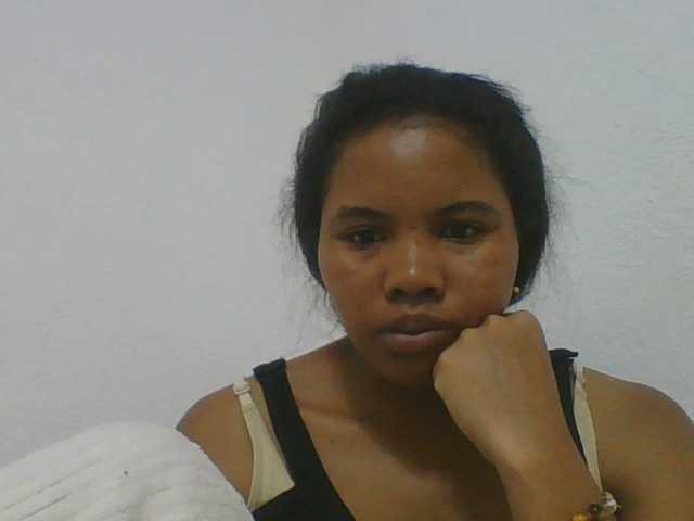 Juliah1a live cam on BongaCams