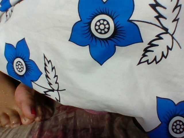 Juliah1a live cam on BongaCams