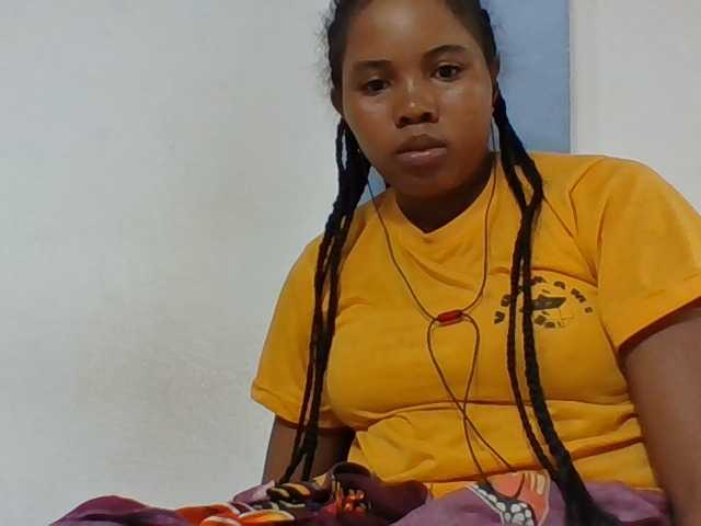 Juliah1a live cam on BongaCams