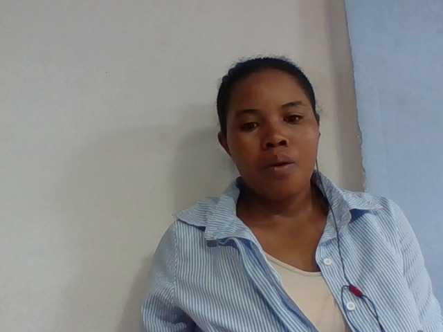 Juliah1a live cam on BongaCams