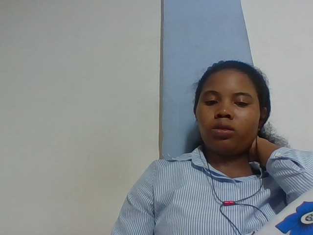 Juliah1a live cam on BongaCams
