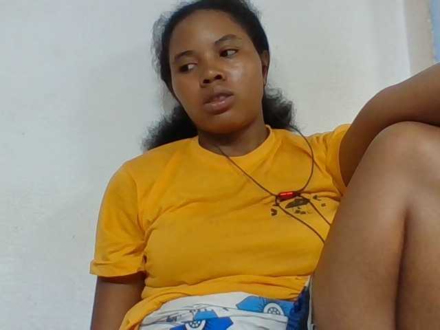 Juliah1a live cam on BongaCams