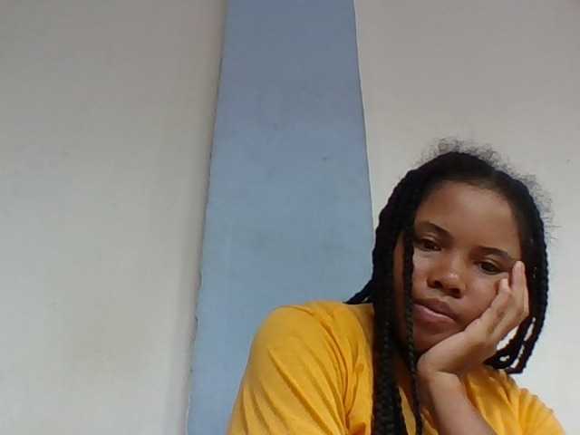 Juliah1a live cam on BongaCams