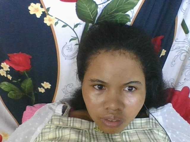 Juliah1a live cam on BongaCams