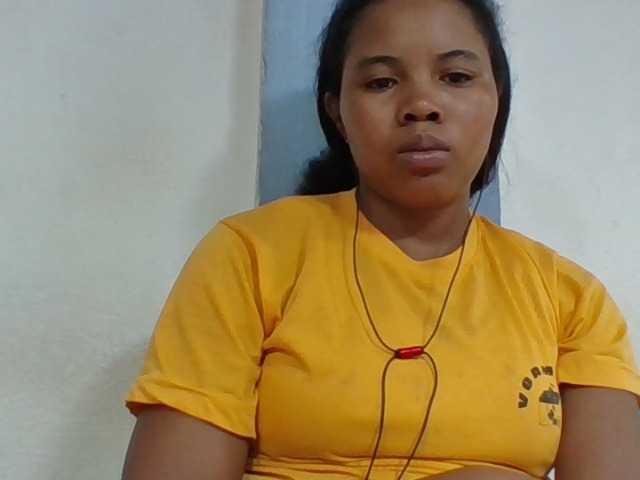 Juliah1a live cam on BongaCams