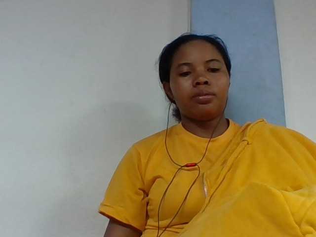Juliah1a live cam on BongaCams