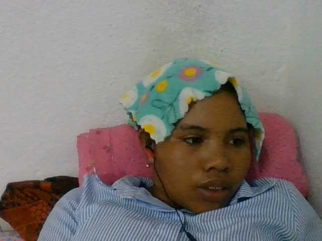 Juliah1a live cam on BongaCams